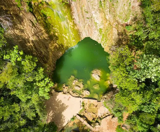 Approcher la cascade d’El Limón